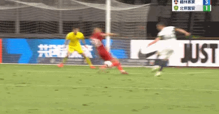 大马丁附体，开挂封国安，这不是神经质守门员？封神的时候，不要忘记玩火时[捂脸]！