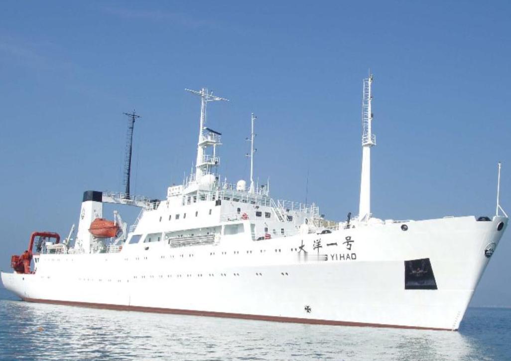 辟谣 ：大洋一号早就赶到阿曼附近，时间远比林肯号早，不是冲美国航母去的。

有人