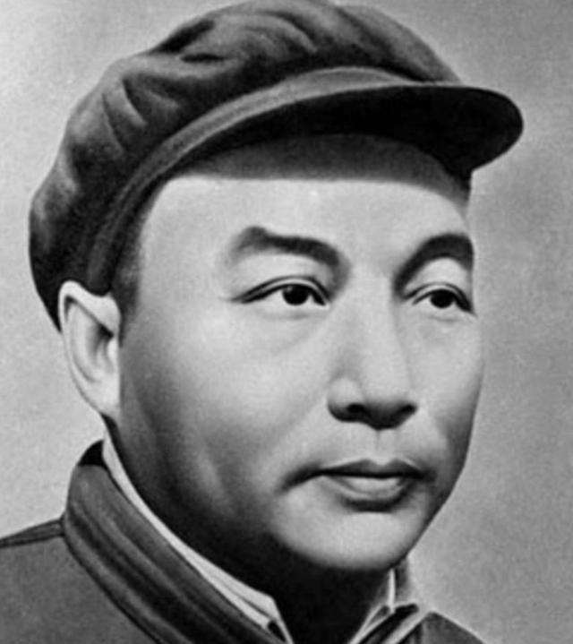 1948 年，一位国军排长率领部下投诚。当他抵达登记处时，负责登记的文书惊愕不已