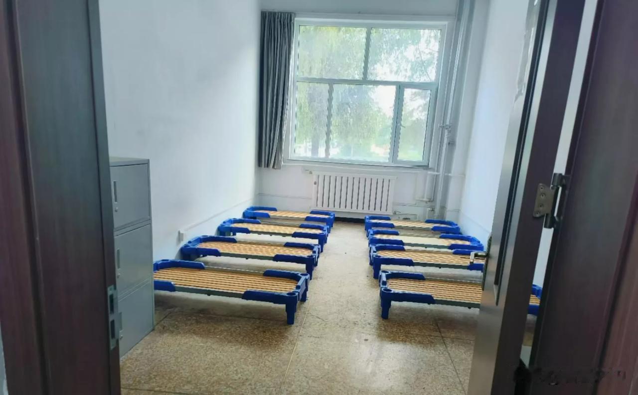 从善如流的师大附赵副书记
山西师范大学附属榆次学校的小一招生，相当在乎对住宿条件