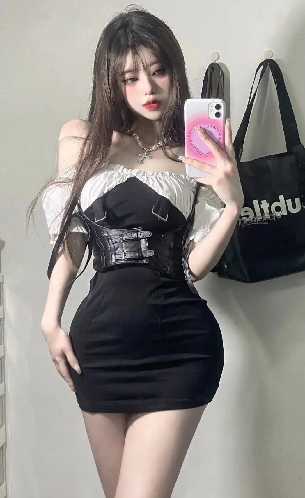 我还记得第一面见到你我的心是怎样波动。