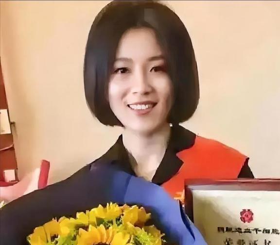 2017年，浙江一位28岁的姑娘捐献骨髓，救活了一个15岁的白血病男孩。没想到几