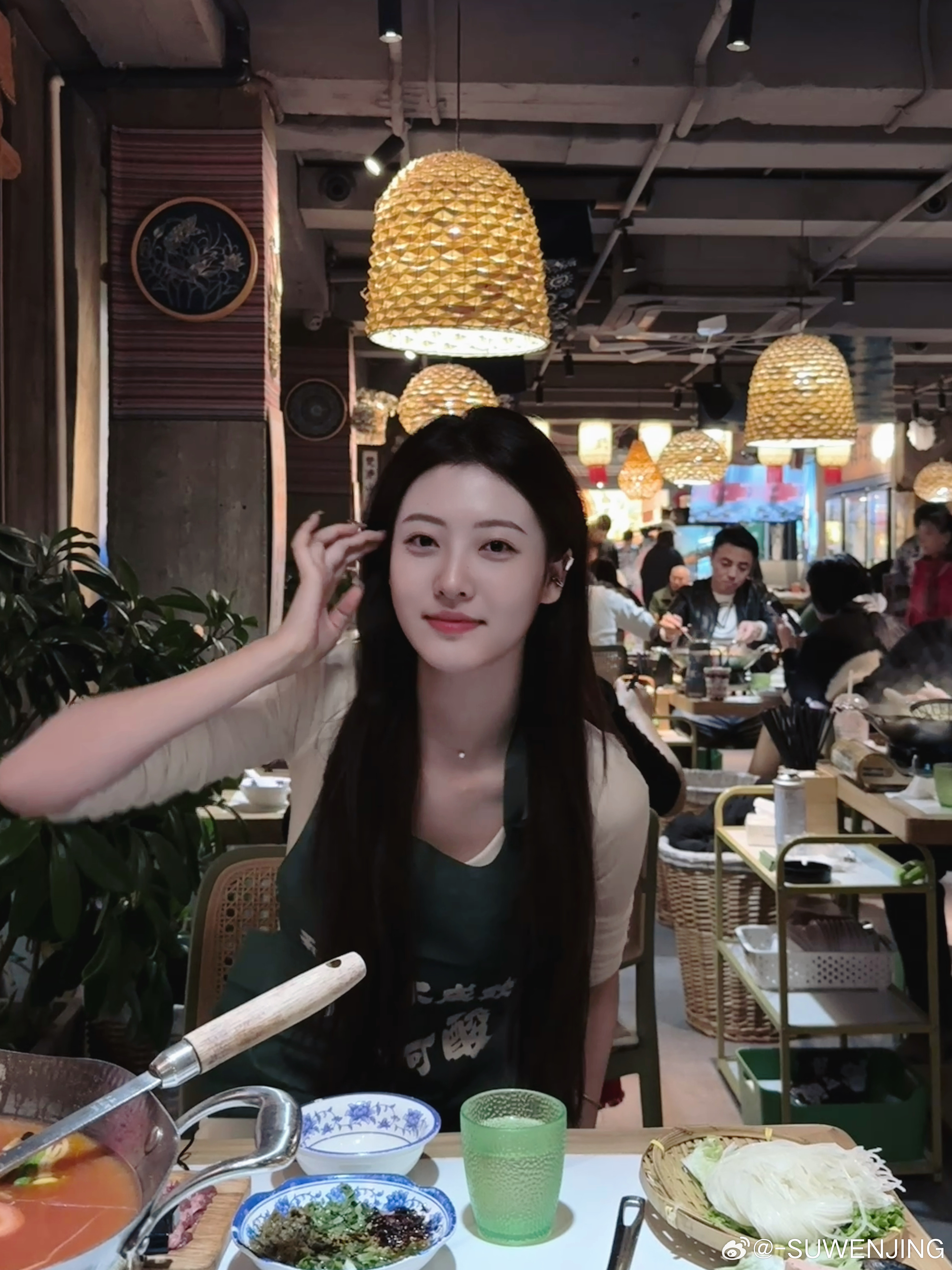 朋友都劝我别傻 可她的笑好甜 