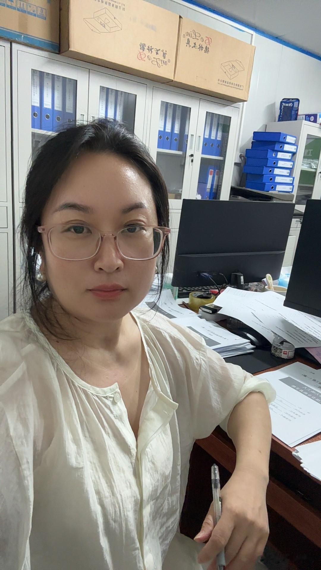 做大项目的资料很辛苦，有做不完的资料，根本停不下来。

大项目检查多，明天大检查
