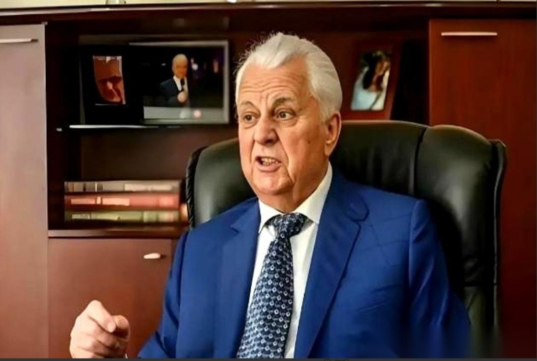 一群乌克兰的顶尖专家，在中国采访镜头前，突然就集体崩溃，哭得像个孩子。

199