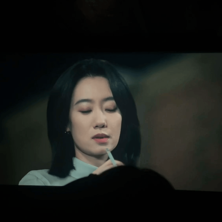 张小斐抽烟镜头女王级别直接就是帅我一脸[舔屏][舔屏] 怎么这么有魅力 ​​​
