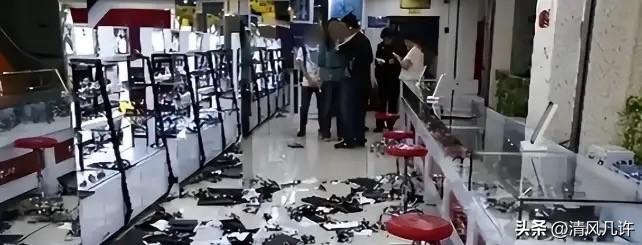 白嫖上瘾了！2023年，湖南长沙，女房东见男子老实，年年涨租，男子为了生意，忍气