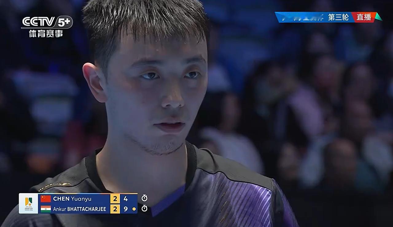 面对世界排名120的安库尔·巴特查尔吉（以特殊打法著称，使用颗粒胶皮制造强旋转和