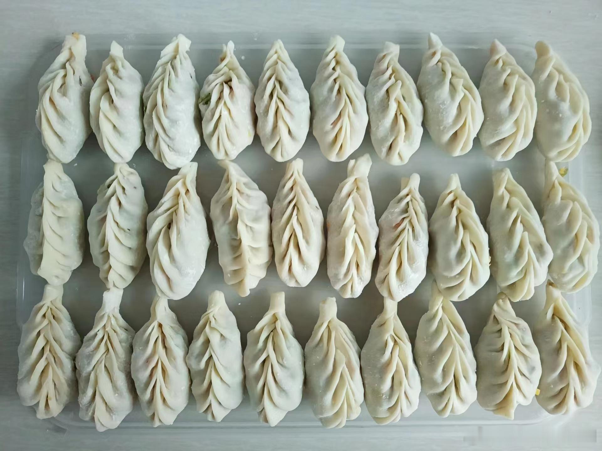 #这个问题吃什么##健康食验计划# 过年在家包的饺子，卖相还不错吧[嘻嘻] ​​