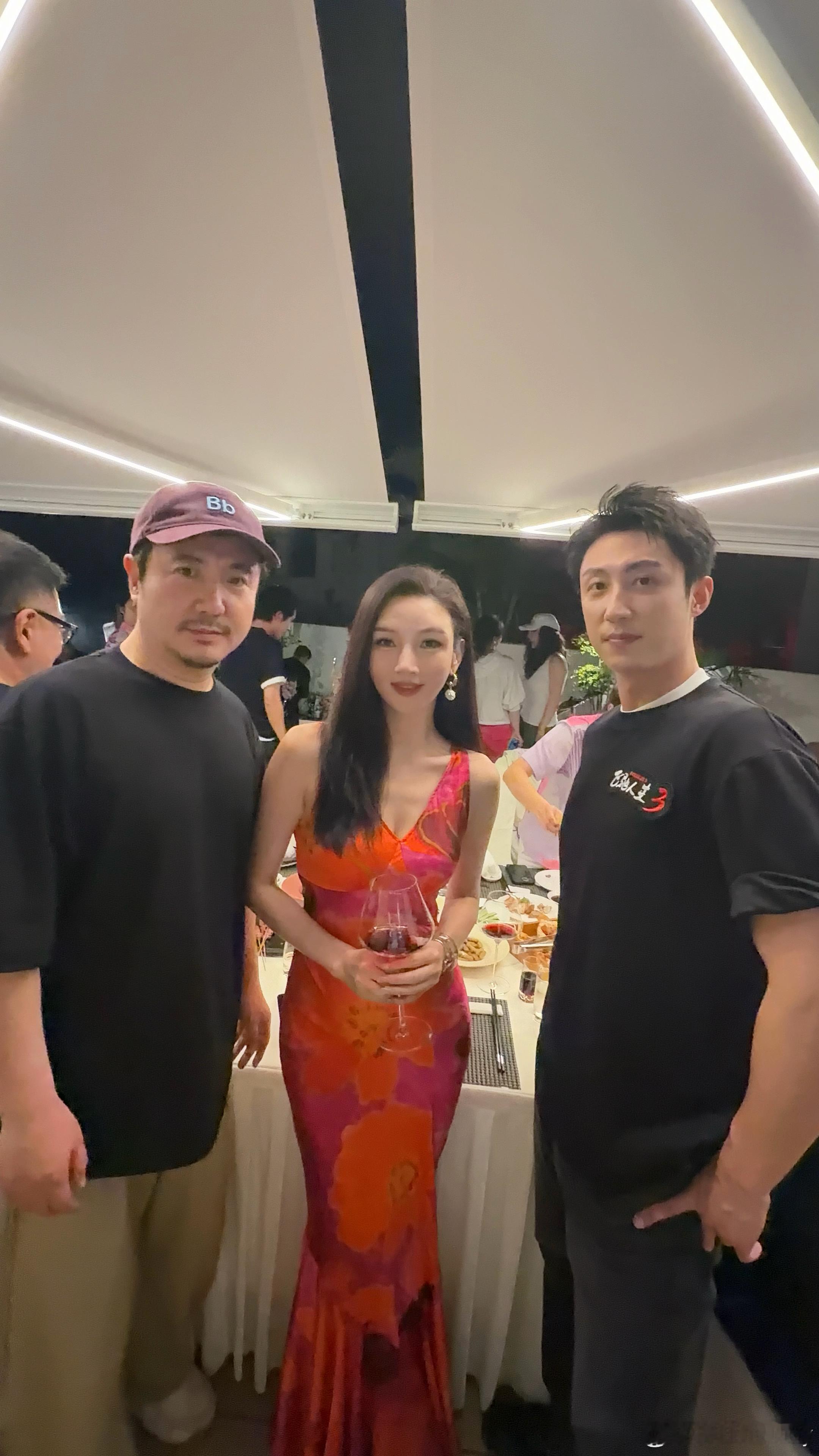 三亚的春节   含🌟星🌟量 很高各种活动聚会[转圈]每天都好热闹这里有你们喜