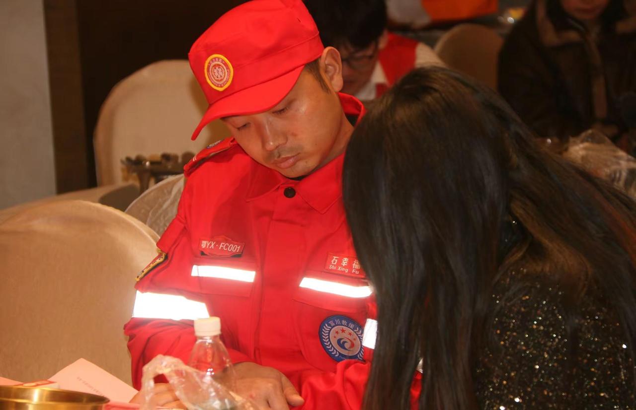 一身救援红，一生守平安。初心不改，使命不怠，守护阳新，我们一直在！