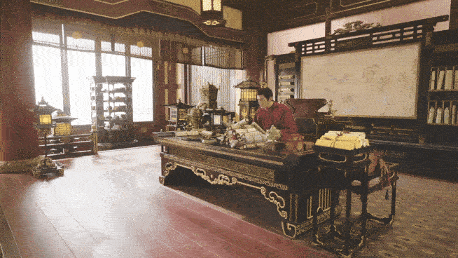 王爷新婚正是黏老婆的年纪 黏老婆这件事江绪必须拥有姓名！上班想老婆，领导说话左耳
