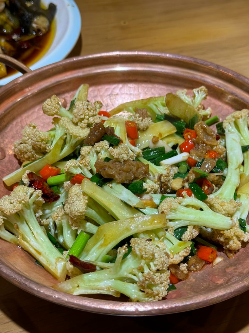喜欢吃这个鱼，花菜和玉米粑粑 昆明·放猪妹·宣威菜传承者(近华浦路店)