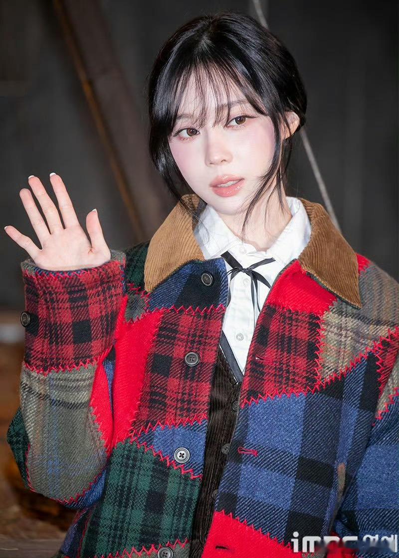 今天的拉夫劳伦站台活动新闻图已出金玟庭 李马克 郑秀晶 朴综星 ​​​