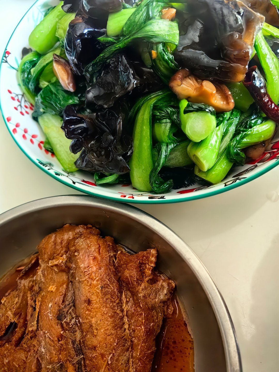 *碎碎念*大新给拔完罐，肩膀脖子舒服多了，而且下气通，哈哈，倍爽...回来后正经