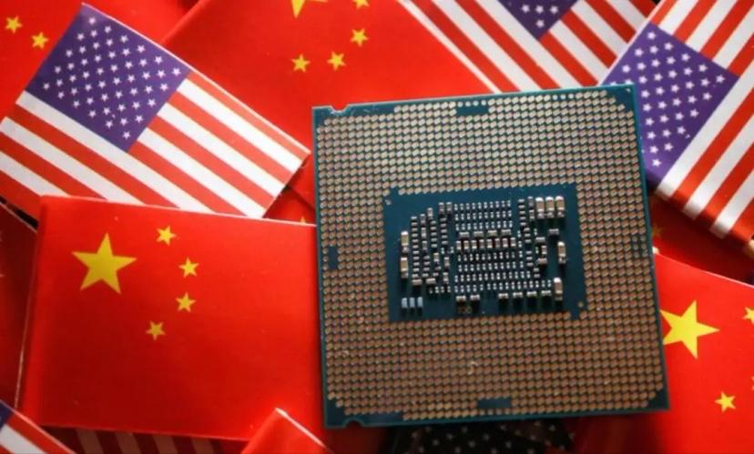 关税这东西，在特朗普手里，
成了情绪宣泄开关。
心里不爽，就加税；看谁不顺眼，就