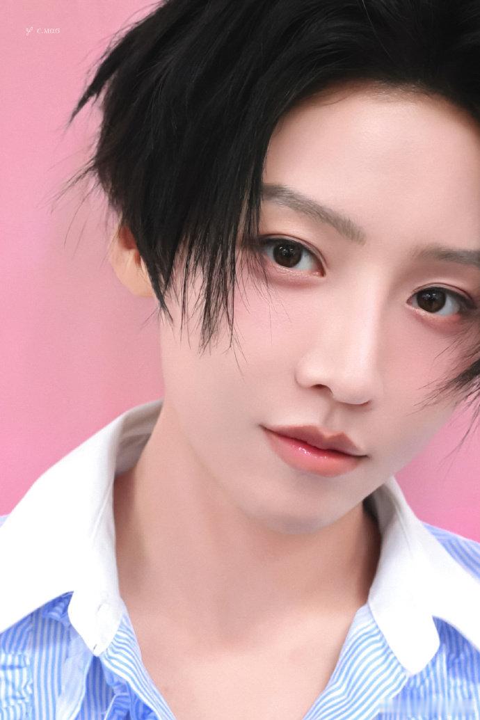 刘雨昕确认参加浪姐总决赛狂喜！刘雨昕确定出席乘风 2026 总决赛，6 月 27