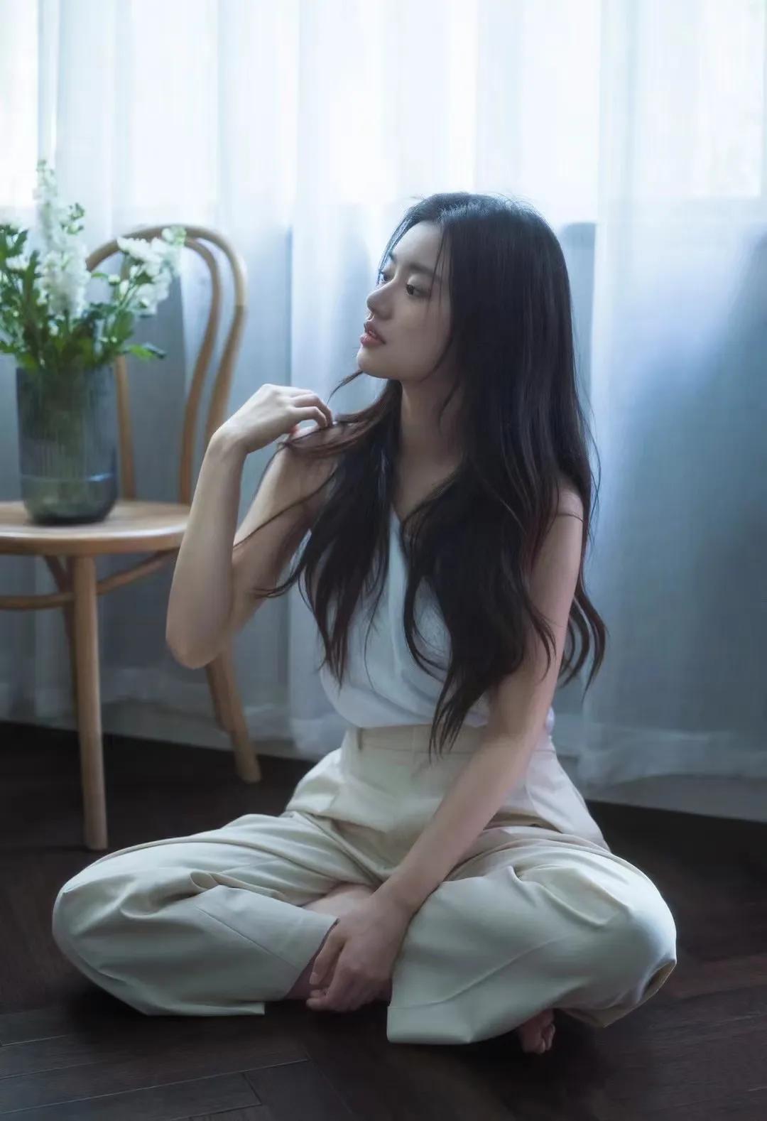 ——十六字令.飞花令
     ——/一小只嗑字的🕊️鸽子

飞，花影翩翩入酒