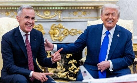 特朗普真要对加拿大加100%关税，这事听着吓人，但细看全是套路。他刚在达沃斯被加