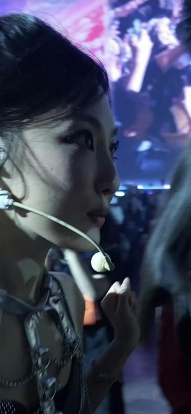 怎么能扁平成这个样子 ​​​