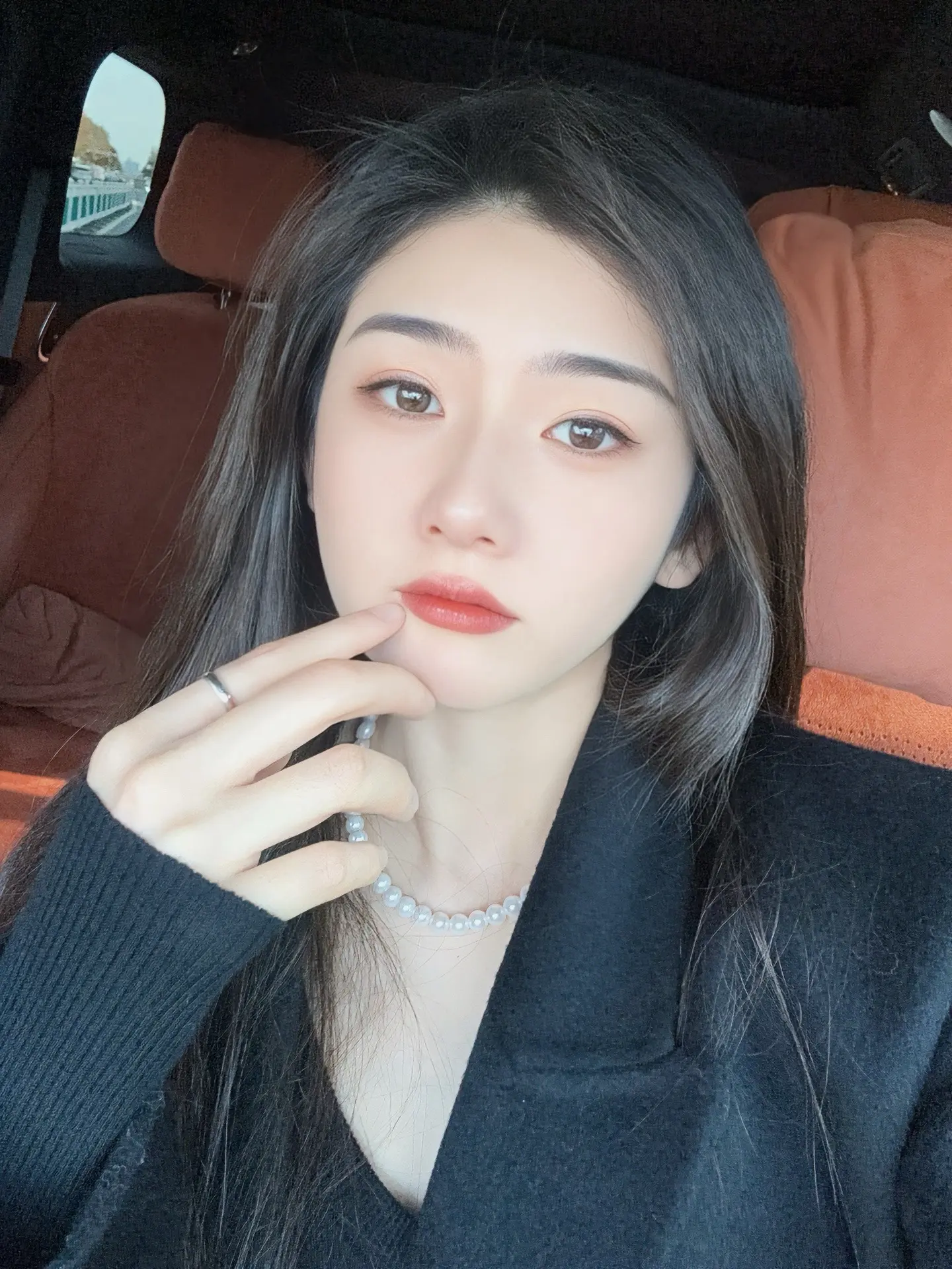 “顺从自己 取悦自己 置顶自己”