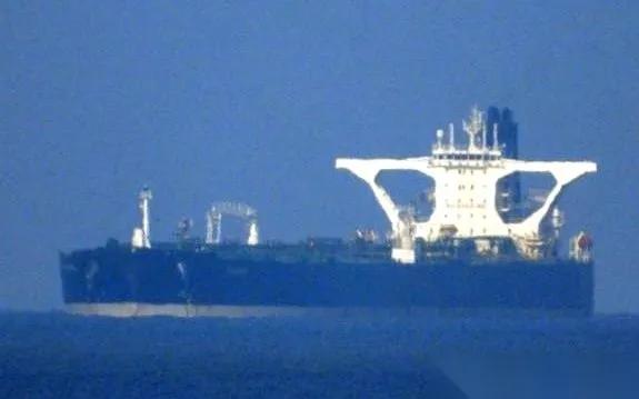 美军碰壁！一艘民船用一个“不”字，揭开了啥真相？

美军最近这事儿，办得真是有点