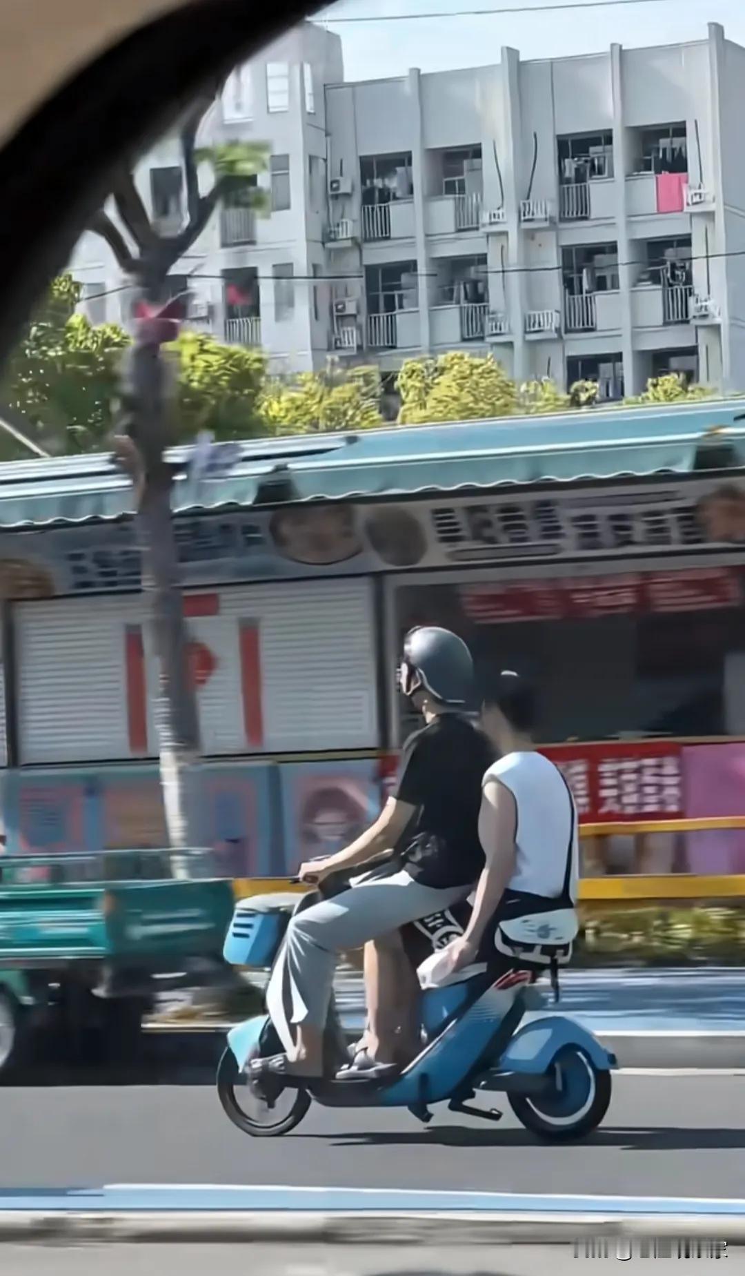 单人共享单车原来是这么带人的[赞][赞]受益匪浅，宝子们学到了吧[呲牙][呲牙]
