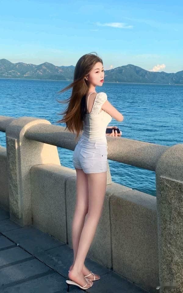 人生确实从来都不完美。就像大家都想一帆风顺，可这不过是美好祝愿，人人都在负重前行