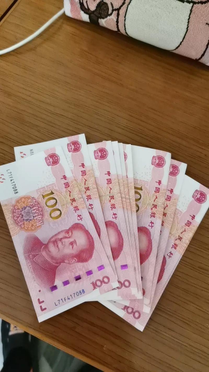 深耕与坚持，才是赚钱的底层逻辑
 
人这一辈子，无论从事什么行业，真正能赚到钱、