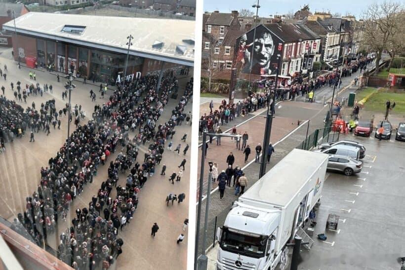 安菲尔德的检票口影响观赛体验自十月底以来，利物浦球迷在进入安菲尔德球场时一直面临