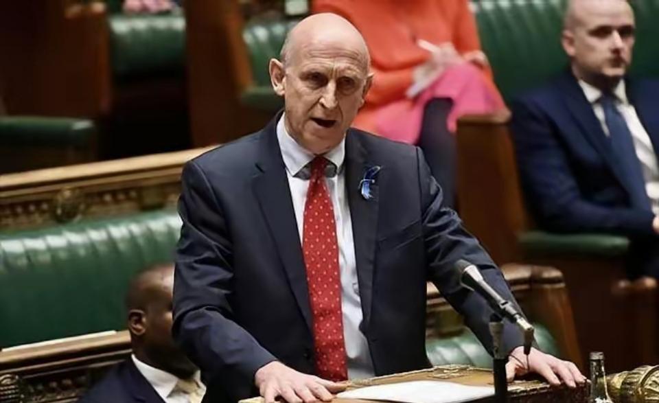 英国国防大臣：绝不允许美国利用其在英国军事基地入侵格陵兰岛！
来源于X原推特
罗