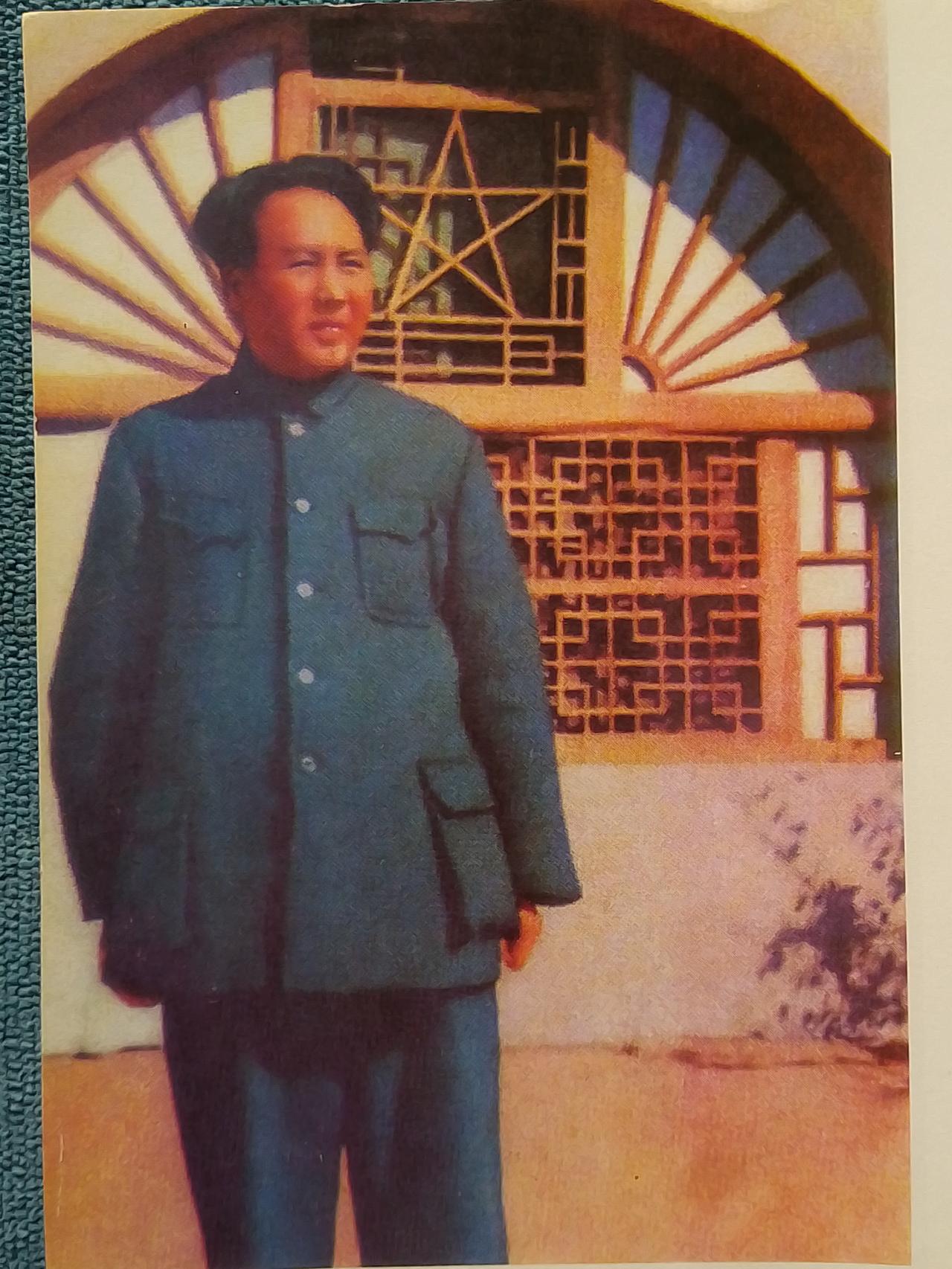在中国，能统一中国人民思想意识的不是资本主义，不是私有制，也不是小农经济，更不是