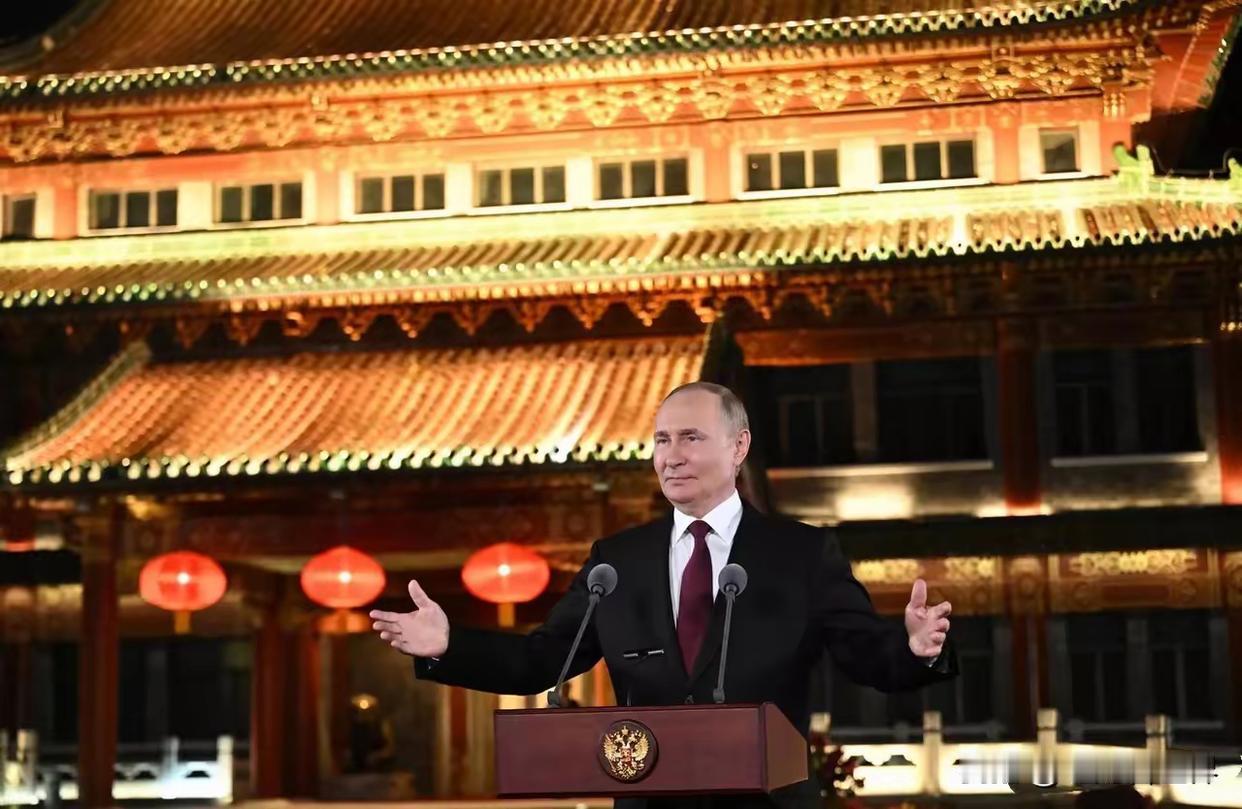 普京在中国算是找到第二个春天了，一口气签了二十多项合约，项目涵盖能源粮食人工智能
