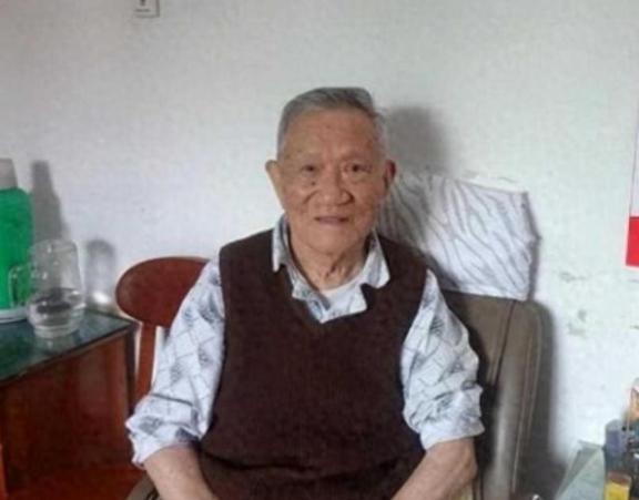 周总理唯一的儿子，却隐瞒真实身份40多年，直到总理去世后才被人知晓，更不可思议的