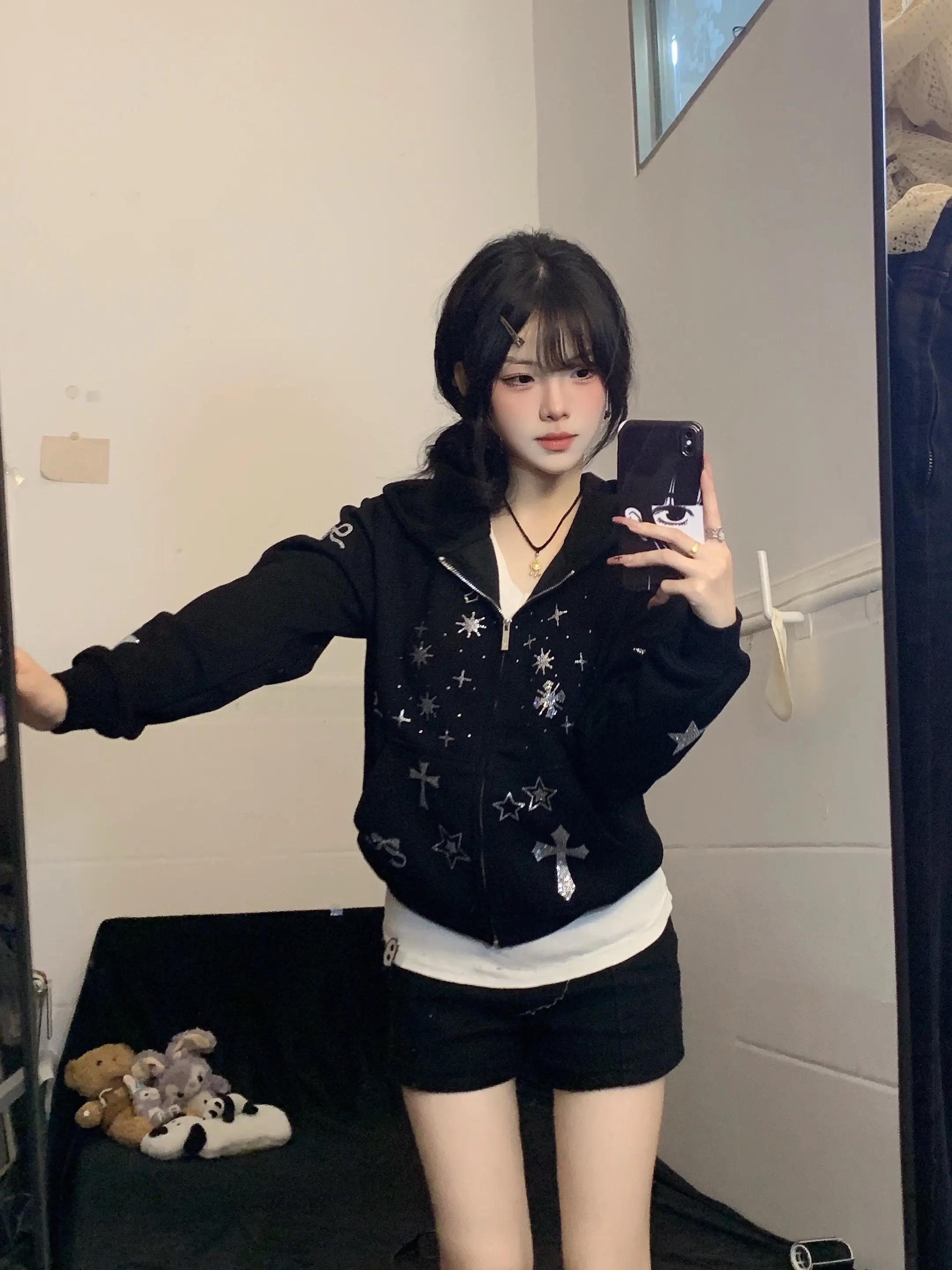爱是无辜的风筝 拉扯最在乎的人。