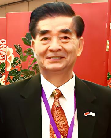 你敢信吗？一个潜伏在中国多年的美国间谍头子，平日里居然是个人人称赞的大善人。
