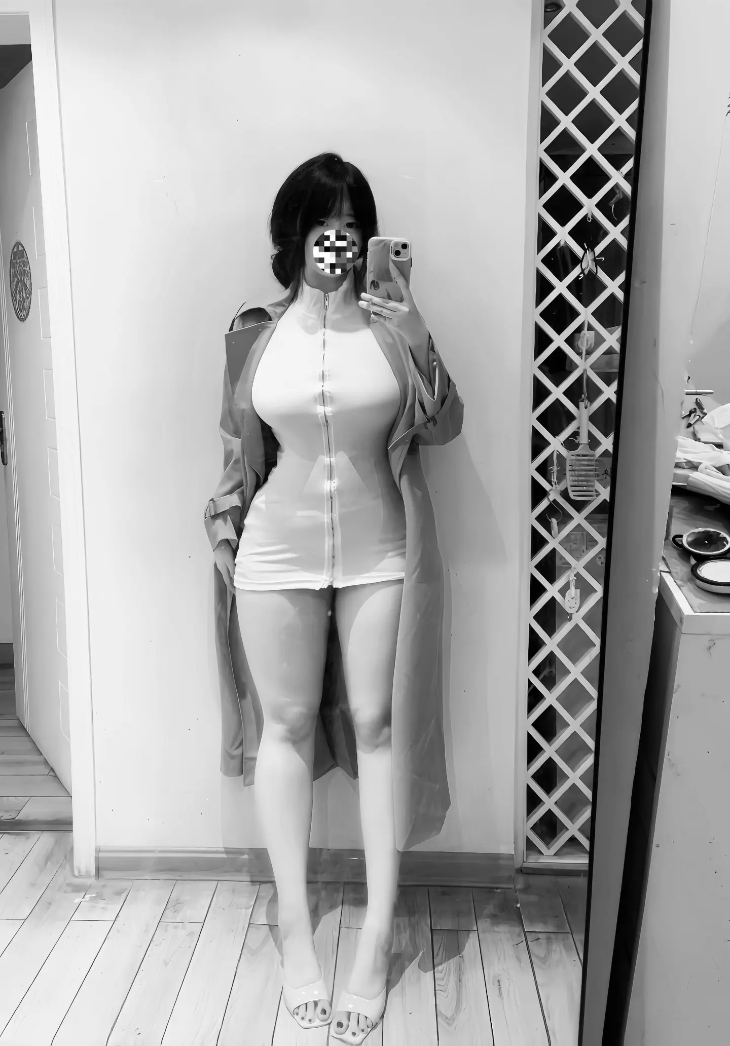 这么硬的照片就得配这么硬的曲。