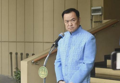 "要死就回自家去死，不要来泰国送死。。"
 
这话从一个国家总理嘴里，当着全国各