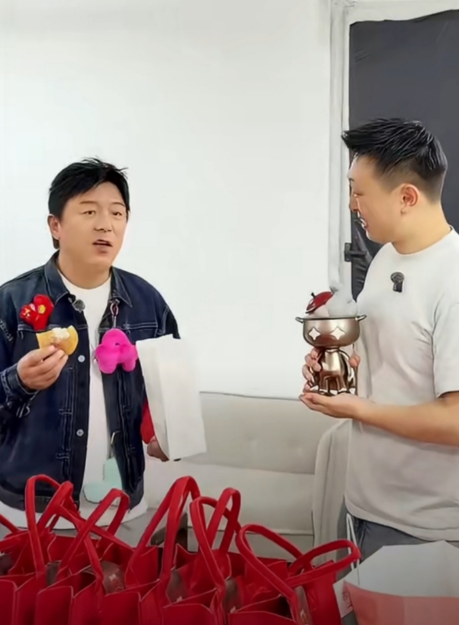 黄渤：我在《天才厨人》吃胖的肉，要用《喜单》的笑声减下去。反正都在上海录，干脆把