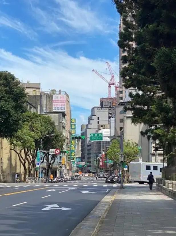 统一真的要来了？中央最近发了个新消息，没提和平统一，也没说一国两制，就八个字，推