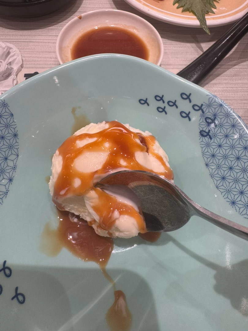 吃了教堂和风冰淇淋 好甜好甜呀 