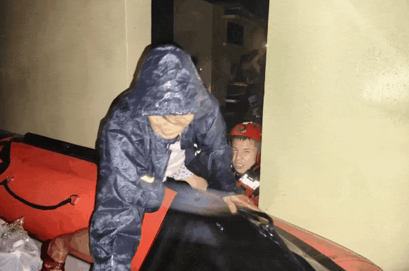 台风“麦德姆”太猛了！今年第21号台风“麦德姆”5日14时50分在广东徐闻首次登