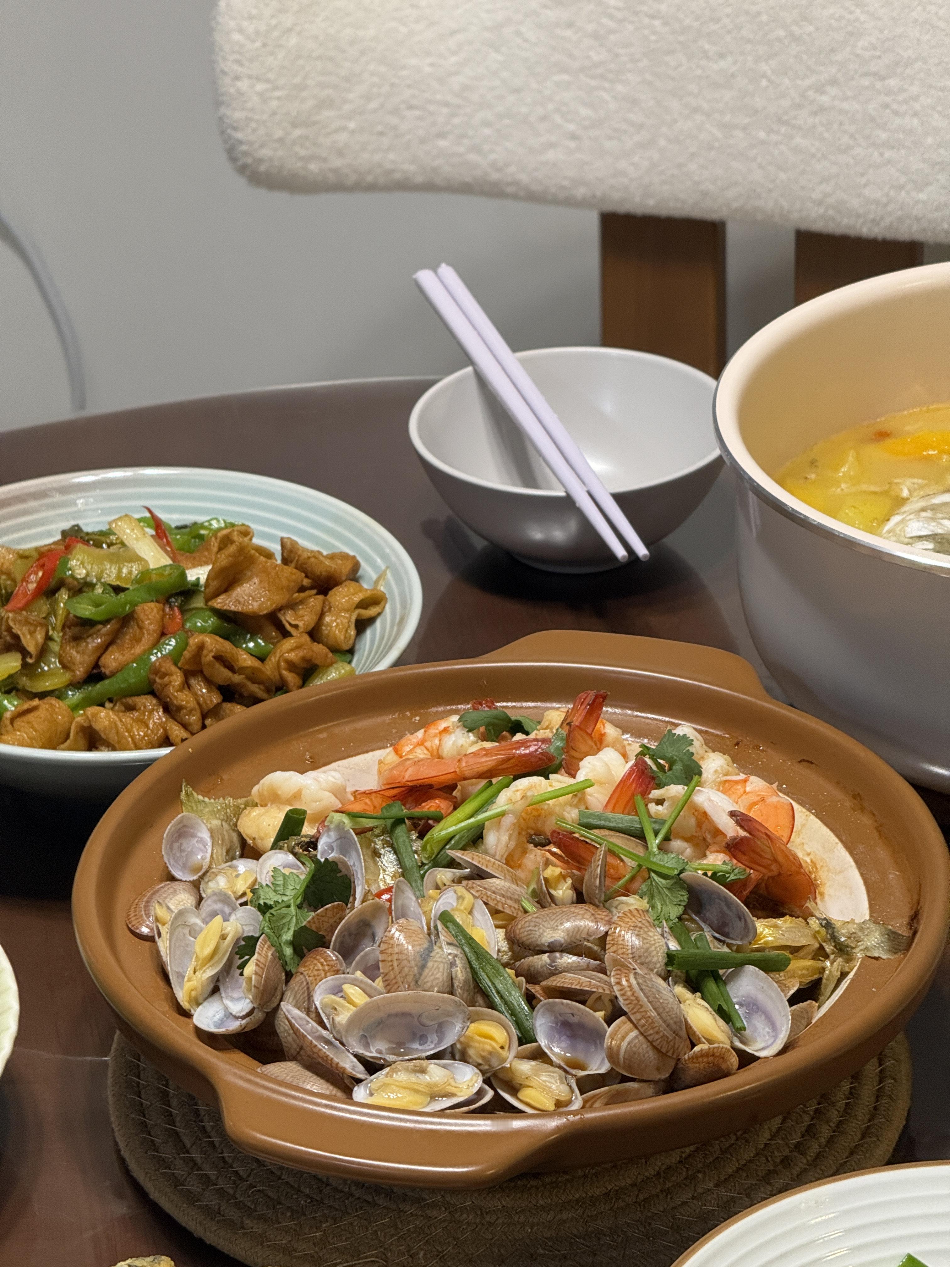 深圳每年到四五月就开始湿答答，整个五一都在家干活，有没有返程堵在路上的朋友，这个
