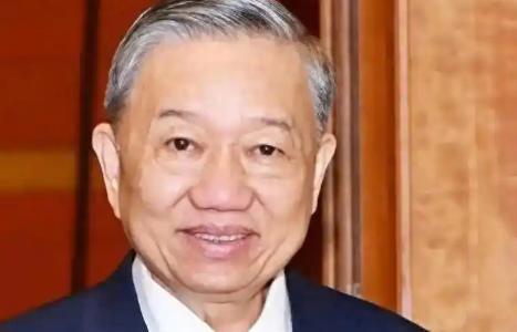 越南清楚中国国力日渐强盛，心里满是忌惮。担心侵占的中国南海岛礁，迟早会被中国收回