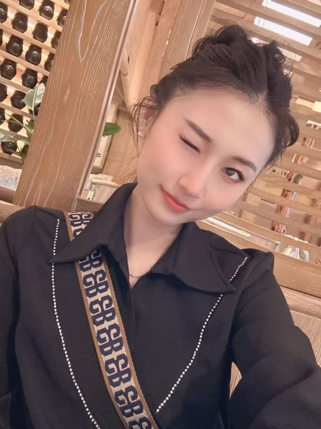 做喜欢的事变成可爱的人，成为为最好的自己，开心自信美丽的在生活，这才是这个年纪最