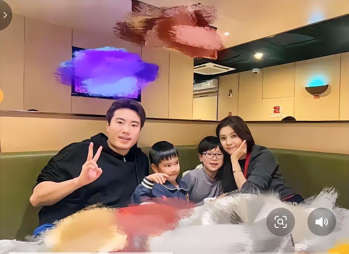 我好奇查了一下梁靖崑的背景，
​真是不查不知道，查大惊叹。
​这个家伙虽然在球场