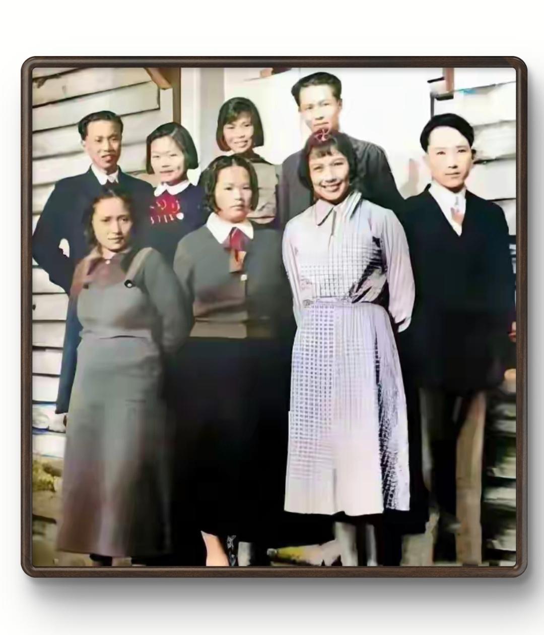 1939年莫斯科共产国际党校，是贺子珍、孙维世、蹇先任、马明方、方志纯、林利、贺