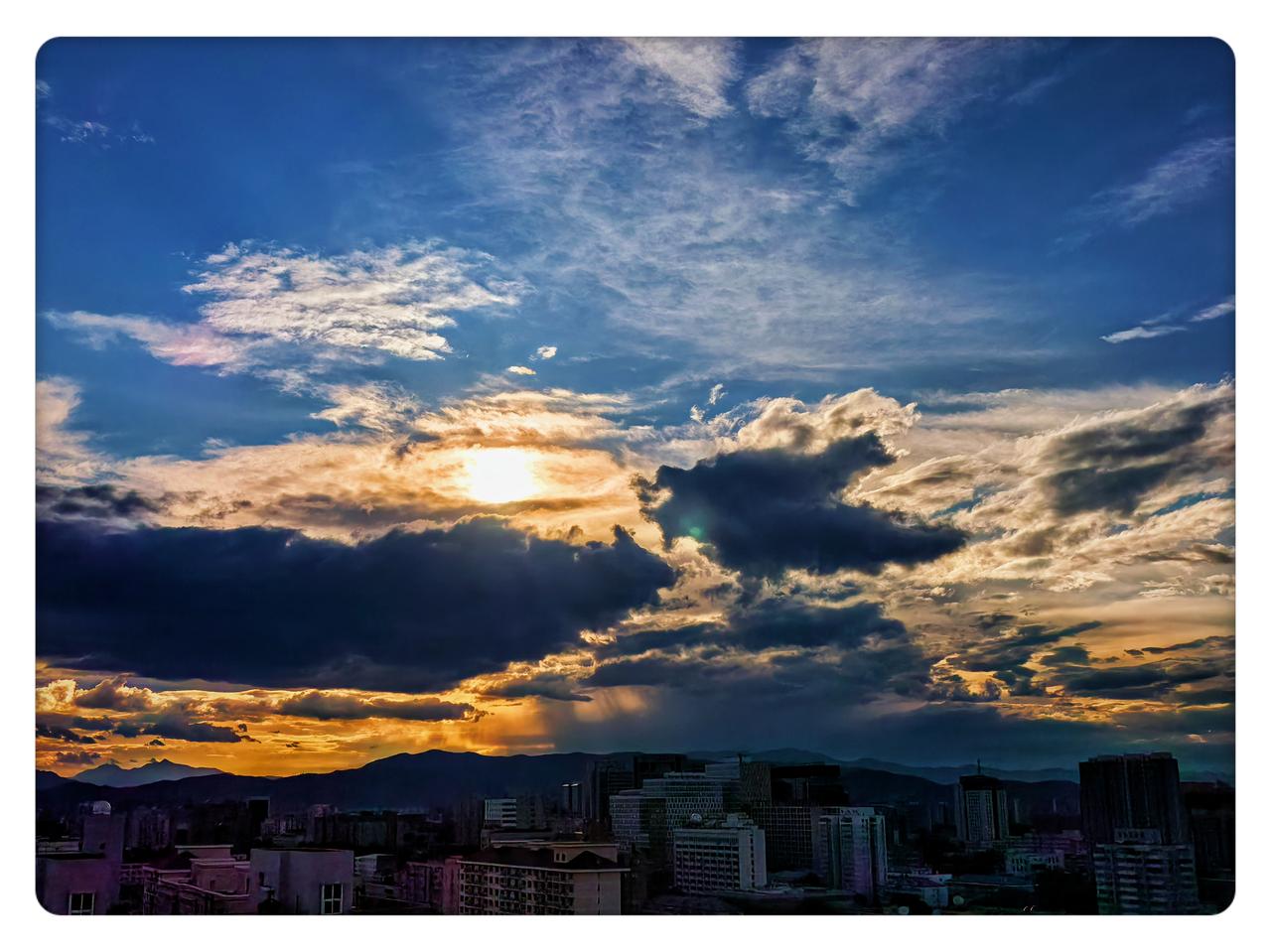 拍一张城市美景六月北京晚霞多梦幻