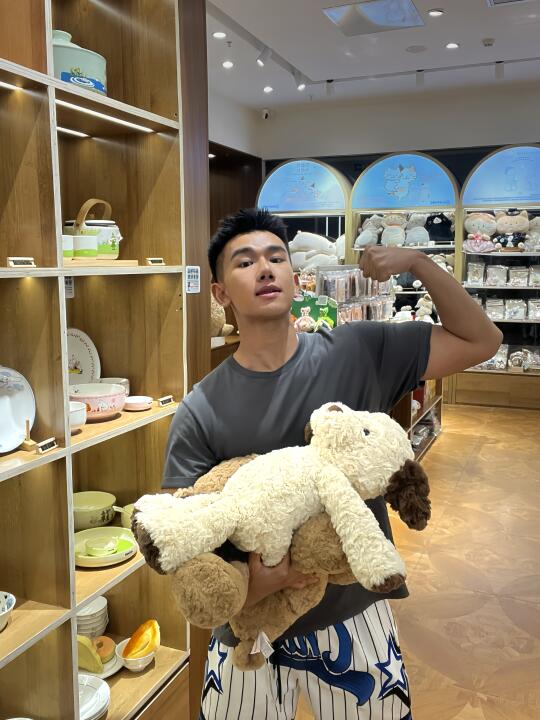 熊熊很快乐 我也很快乐
