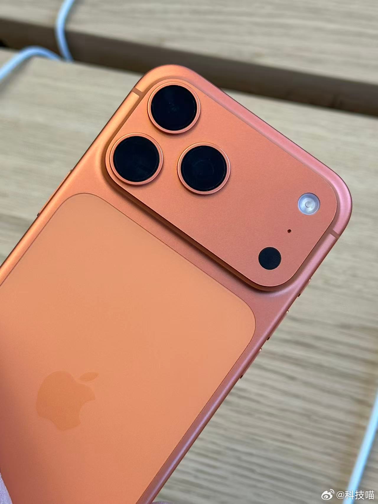 iPhone17在华平均售价同比大涨20%只看官方首发价，不包括e，但是包括Ai